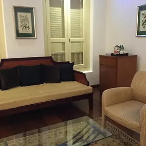 heeren-palm-suites.hotelsinmalacca.net/